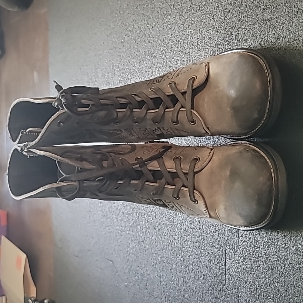 Boots - Picture 2 of 3